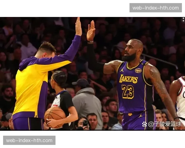 湖人里夫斯15分关键三分 末节攻防转换奠定胜局